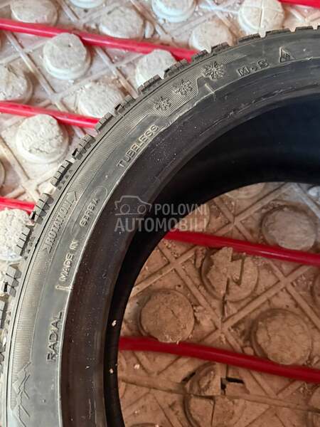 Tigar 235/40 R18 Zimska