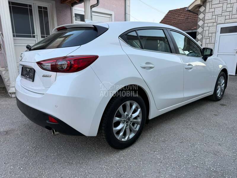 Mazda 3 1.5 SKYACTIV NAV CH