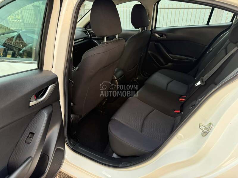 Mazda 3 1.5 ATTRACTION NAVCH