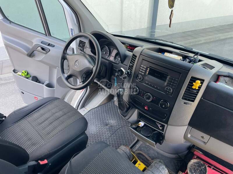 Mercedes Benz sprinter