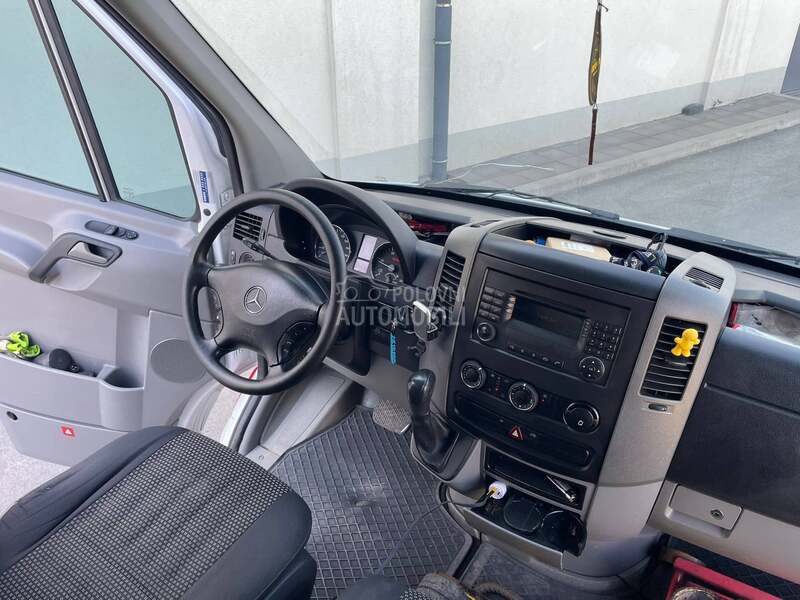 Mercedes Benz sprinter