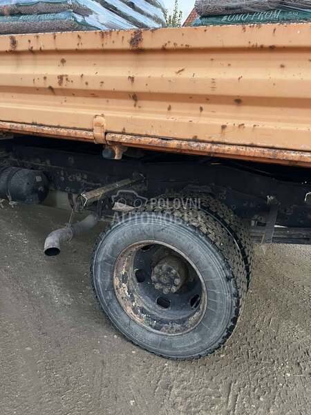 Mercedes Benz Vario 815