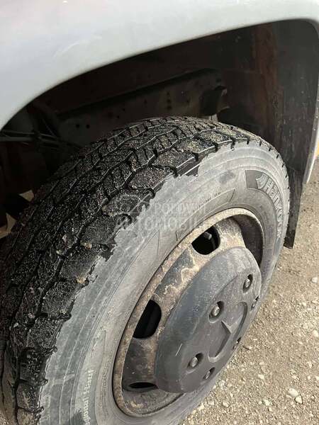 Mercedes Benz Vario 815