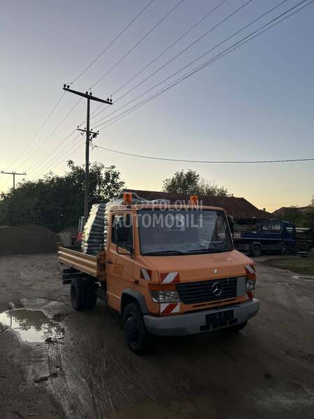 Mercedes Benz Vario 815