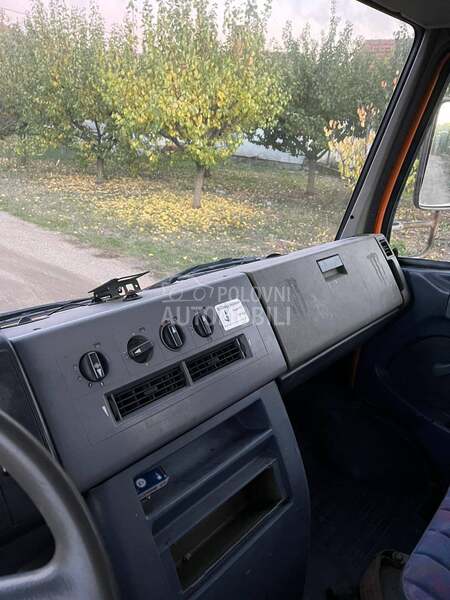 Mercedes Benz Vario 815