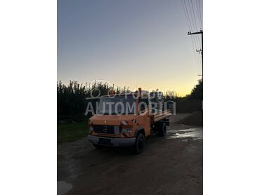 Mercedes Benz Vario 815