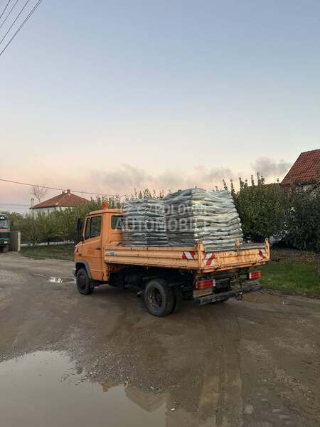 Mercedes Benz Vario 815