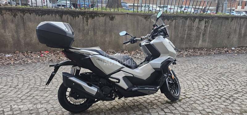 Honda adv 350