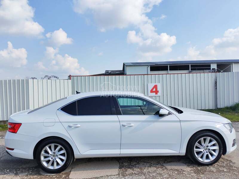 Škoda Superb 2.0tdi virtual Nov