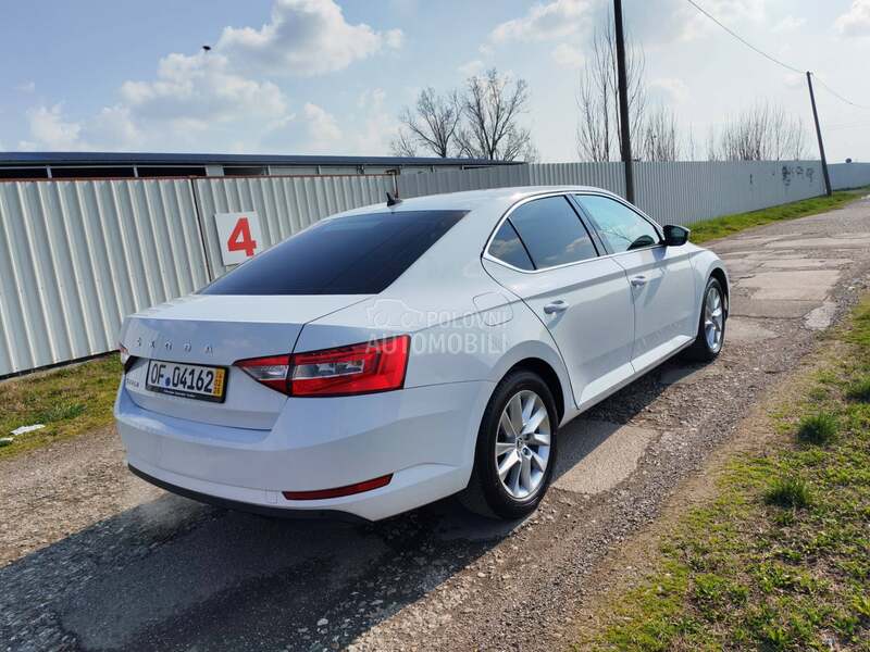Škoda Superb 2.0tdi virtual Nov