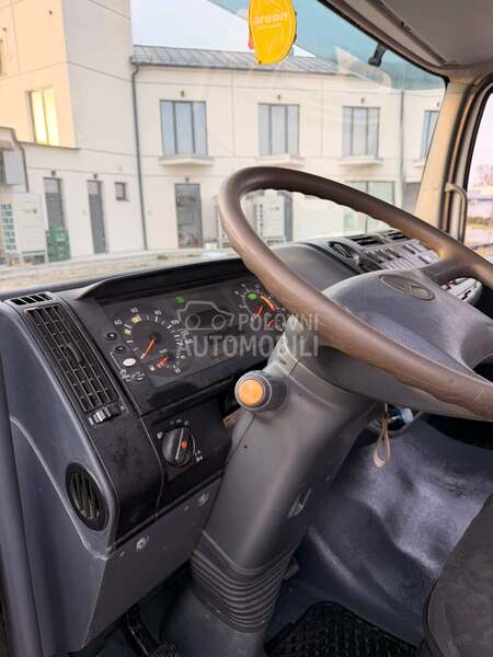 Mercedes Benz Atego 818