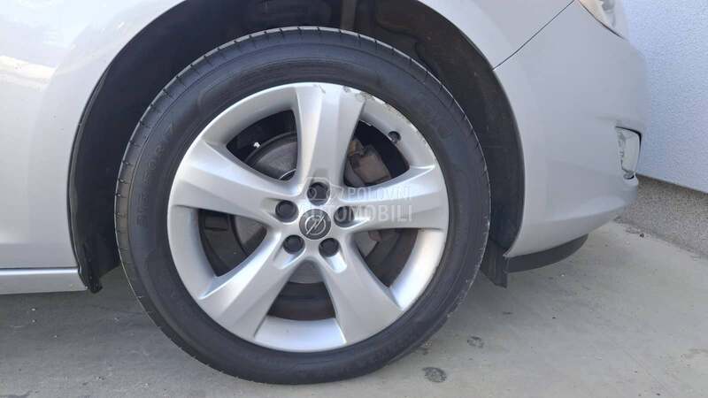 Opel Astra J 1.6 ENJOY