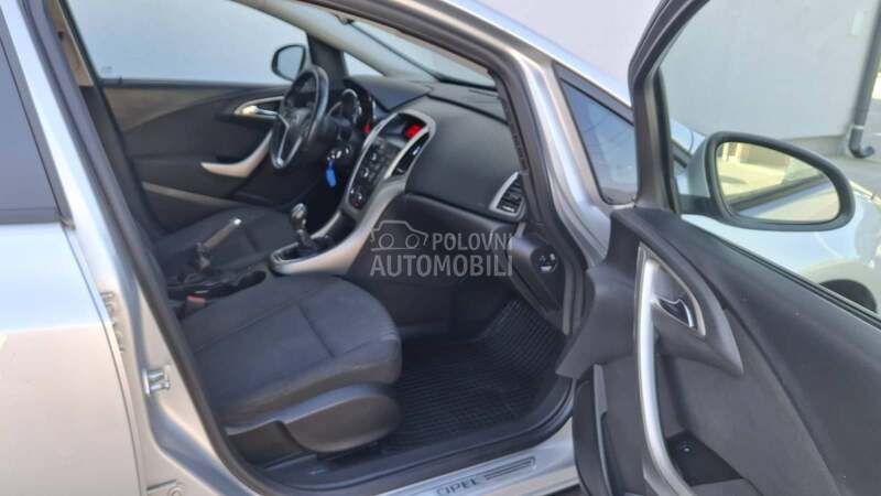 Opel Astra J 1.6 ENJOY