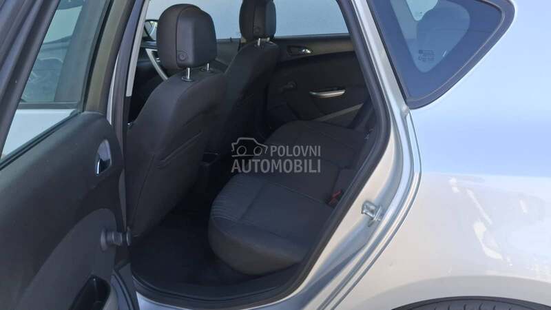 Opel Astra J 1.6 ENJOY