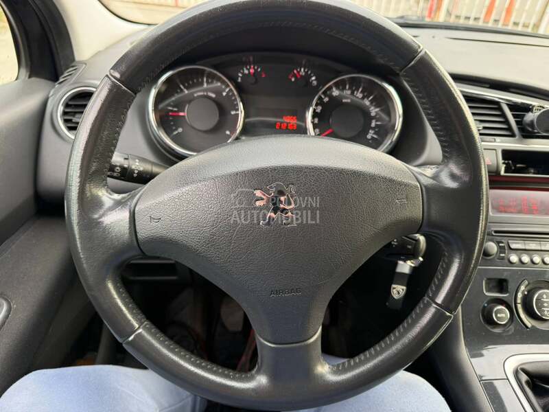 Peugeot 3008 . 1.6 HDi