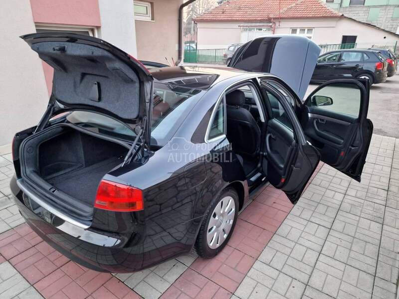 Audi A4 1,6 b e n z i n