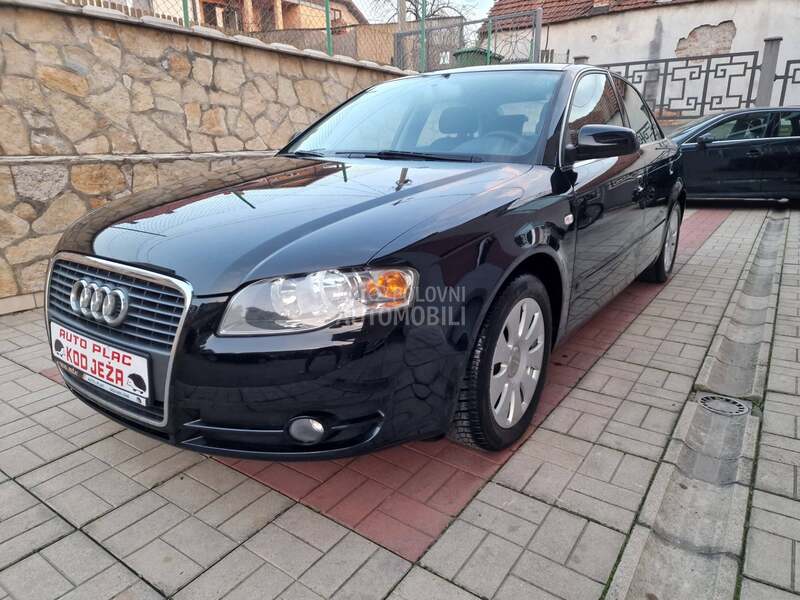 Audi A4 1,6 b e n z i n