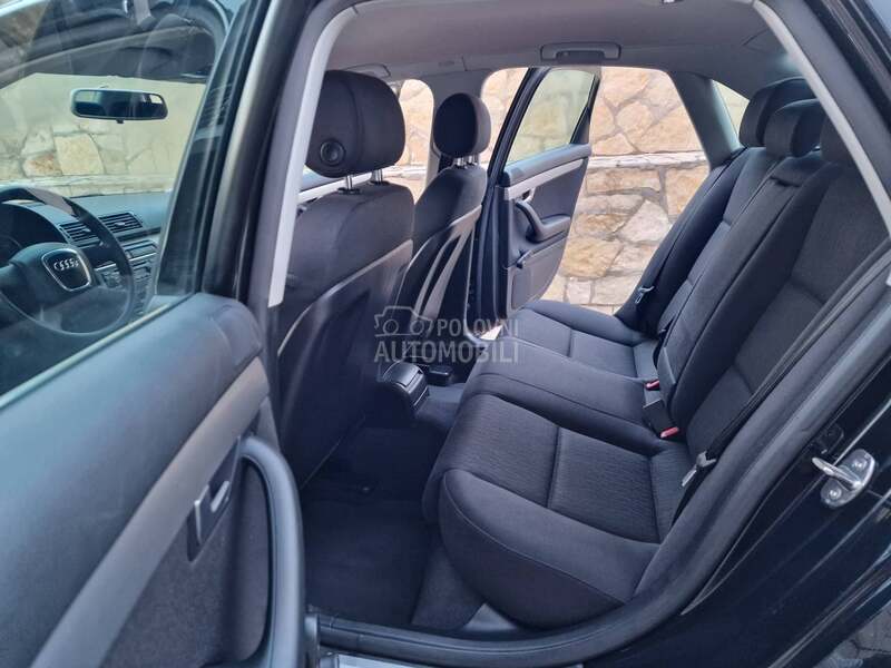 Audi A4 1,6 b e n z i n