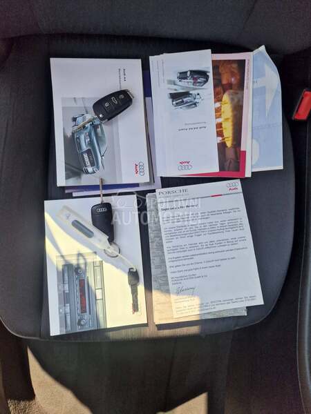 Audi A4 1,6 b e n z i n