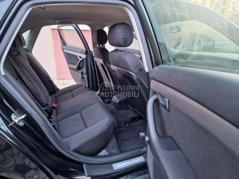 Audi A4 1,6 b e n z i n