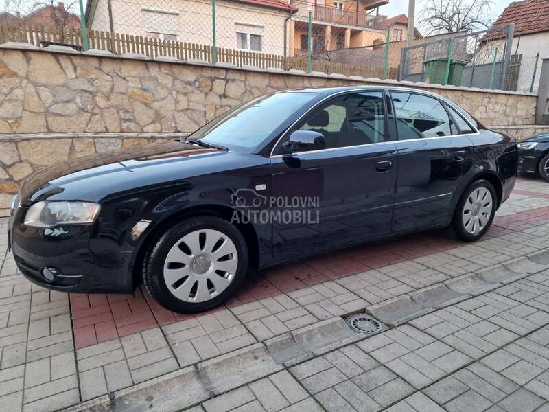 Audi A4 1,6 b e n z i n