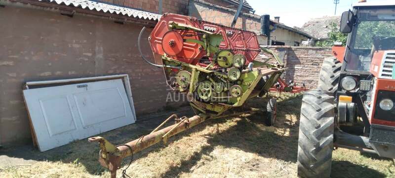 Claas Dominator 76