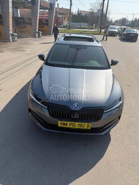 Škoda Superb 