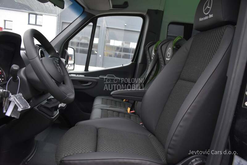 Mercedes Benz Sprinter 517 minibus