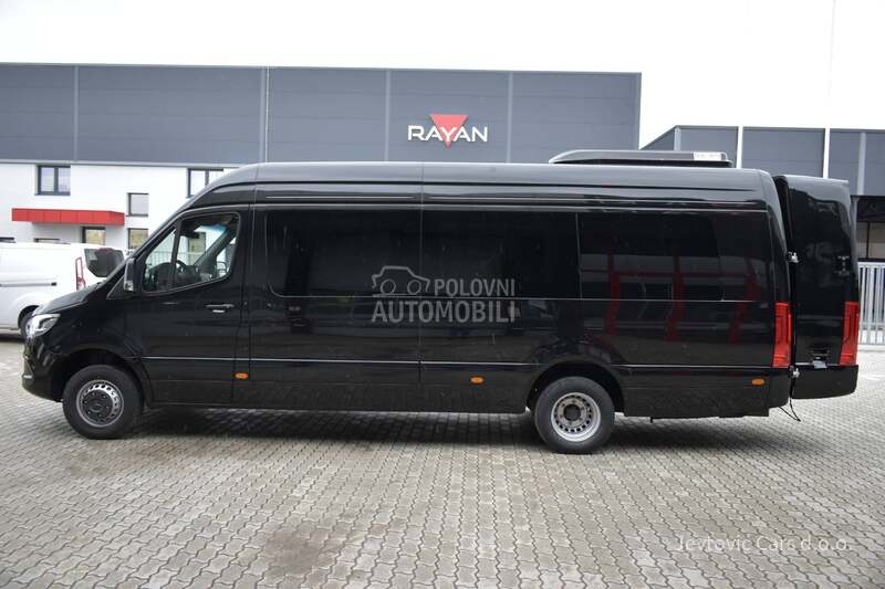 Mercedes Benz Sprinter 517 minibus
