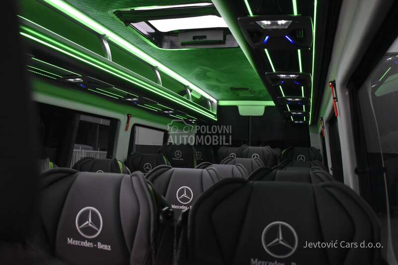 Mercedes Benz Sprinter 517 minibus
