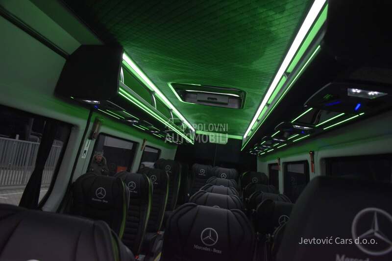 Mercedes Benz Sprinter 517 minibus