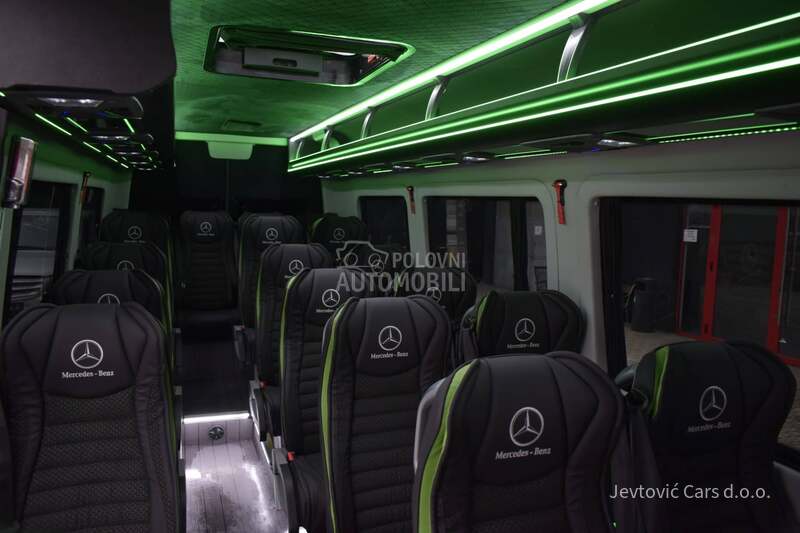Mercedes Benz Sprinter 517 minibus