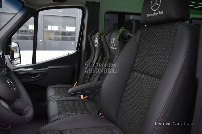 Mercedes Benz Sprinter 517 minibus
