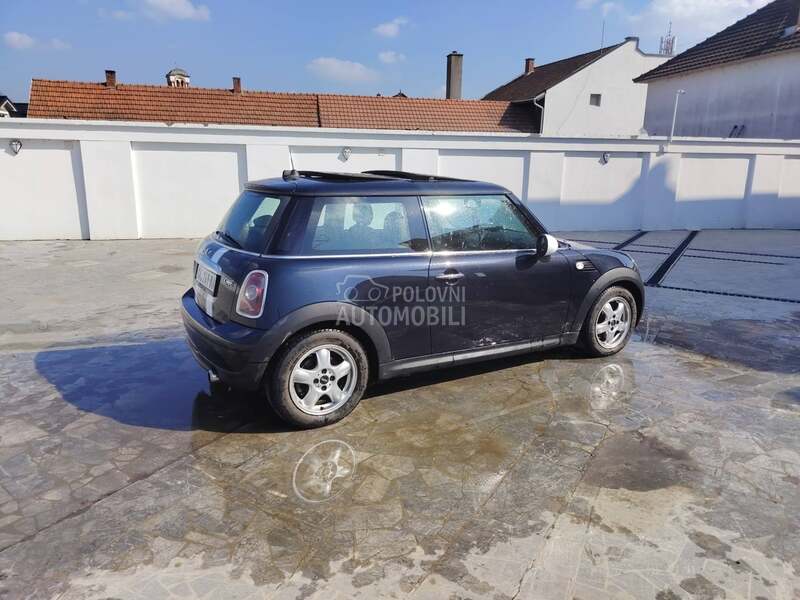 MINI One 