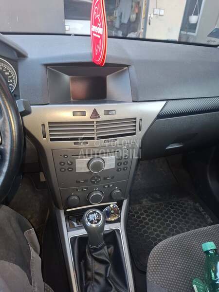 Opel Astra H 