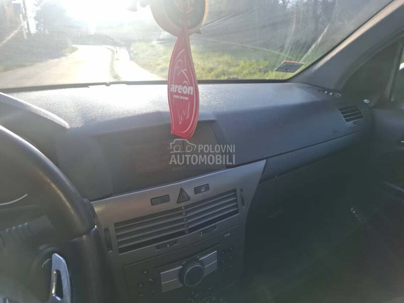 Opel Astra H 