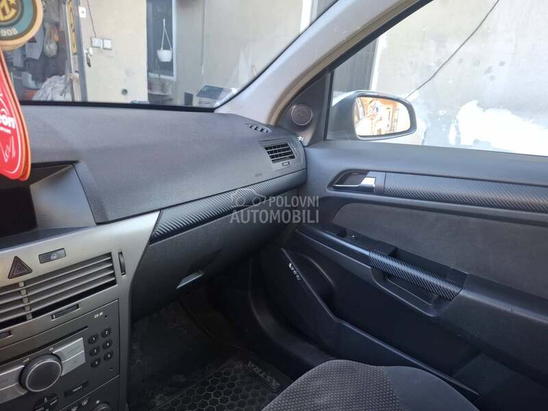 Opel Astra H 