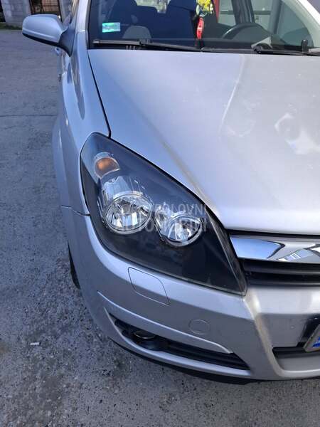 Opel Astra H 