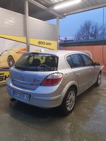 Opel Astra H 