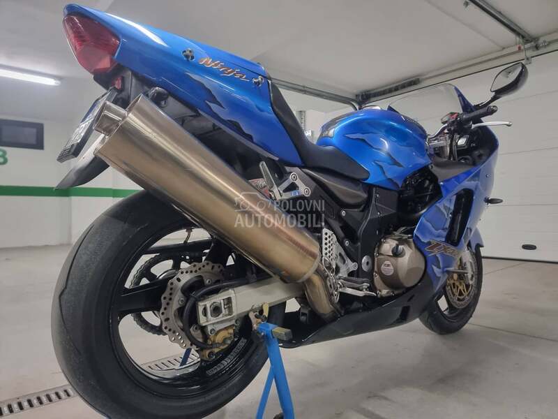 Kawasaki ZX12R ninja