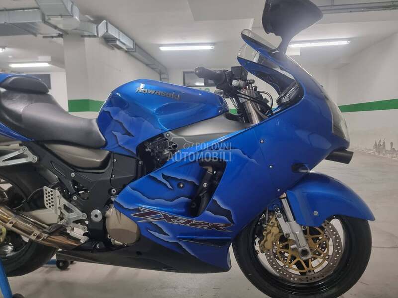Kawasaki ZX12R ninja