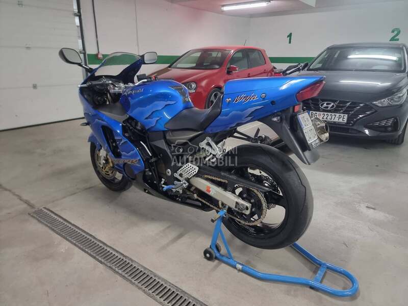 Kawasaki ZX12R ninja