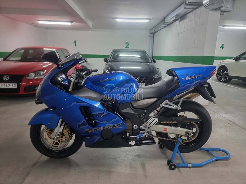 Kawasaki ZX12R ninja
