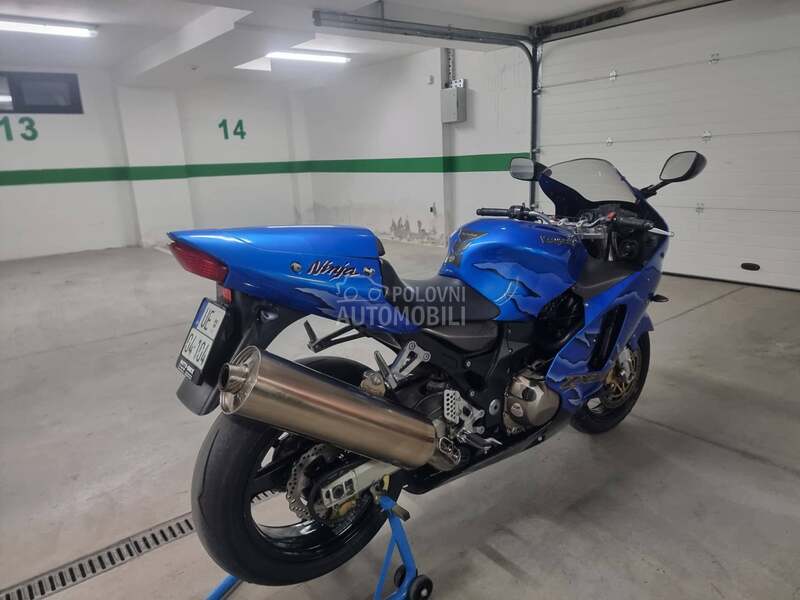 Kawasaki ZX12R ninja