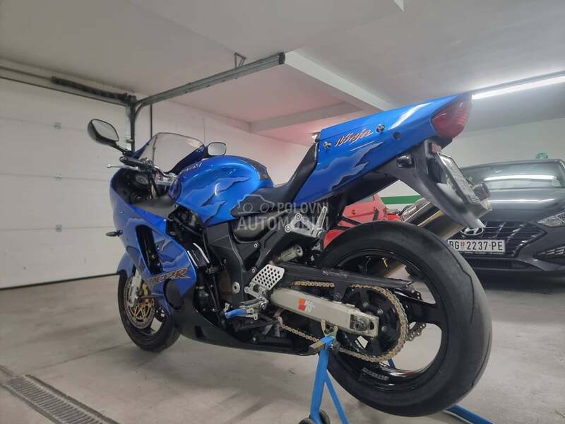 Kawasaki ZX12R ninja