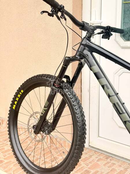 Trek Remedy 8
