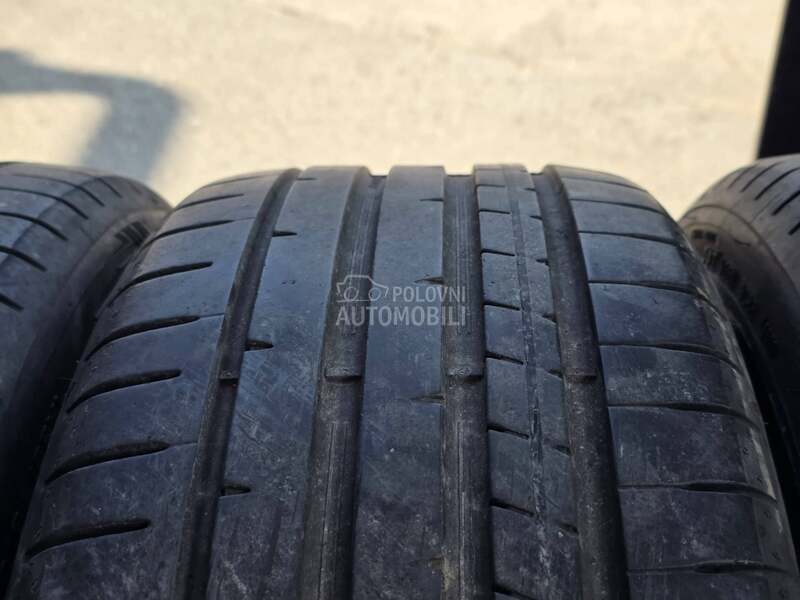 Dunlop 225/40 R18 Letnja