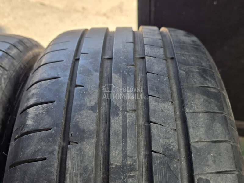 Dunlop 225/40 R18 Letnja