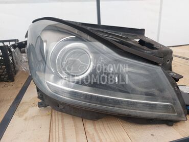 desni far za Mercedes Benz C Klasa od 2010. do 2013. god.