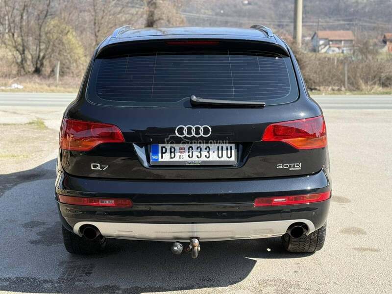 Audi Q7 